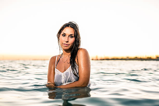 istock Woman in the water 471472415