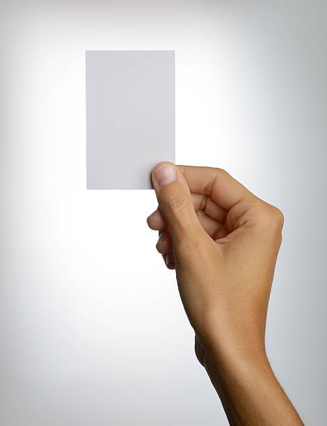 mão segurando um cartão de visita em branco (xxxl) - symbol communication business card men imagens e fotografias de stock