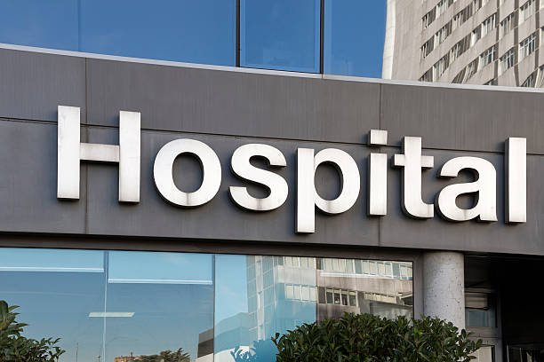 istock Hospital sign 471473723