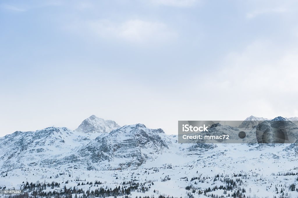 Montanha alta - Royalty-free A nevar Foto de stock