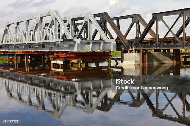 Wartung Der Eisenbahn Stahl Brücke Und Wasserreflektion Stockfoto und mehr Bilder von Bahngleis
