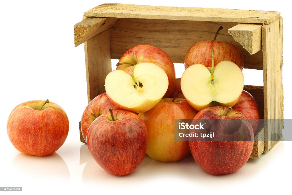 "frescas" manzana royal gala y un corte una - Foto de stock de Alimento libre de derechos