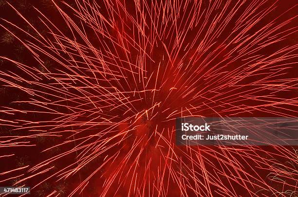 レッドの花火の夜 - エンタメ総合のストックフォトや画像を多数ご用意 - エンタメ総合, カラフル, 写真