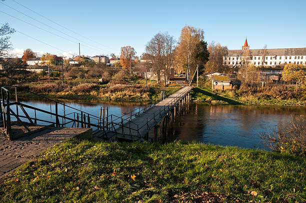 bridge over the river "lava" w pravdinsk (wcześniej friedland). k - pravdinsk zdjęcia i obrazy z banku zdjęć