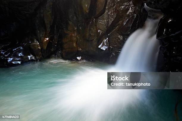 En Cascada Foto de stock y más banco de imágenes de Agua - Agua, Aire libre, Alpes Europeos