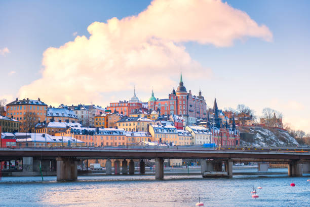 söder stockholm suécia - stockholm sweden sea winter imagens e fotografias de stock