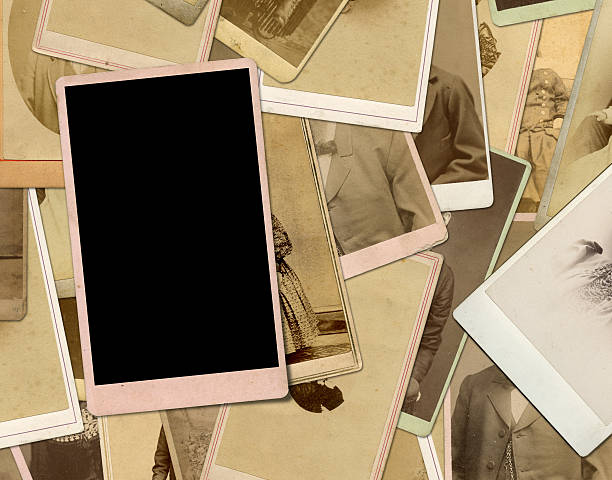 istock Vintage blank photo 471485847