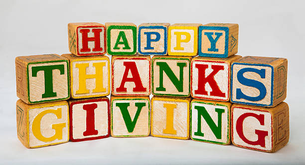 istock Happy Thanksgiving curved antique blocks 471486071