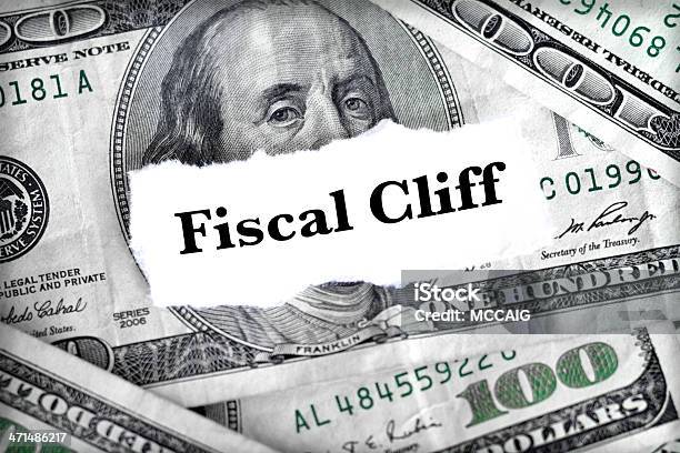 Esercizio Fiscale Cliff - Fotografie stock e altre immagini di Bancarotta - Bancarotta, Banconota, Banconota da 100 dollari statunitensi