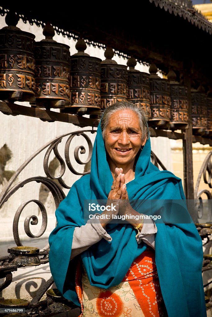 namaste saludo nepal - Foto de stock de 65-69 años libre de derechos