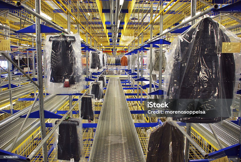 Shot Of An Automatic Clothing Warehouse Stock Photo - Download Image Now -  Warehouse, Clothing, Freight Transportation - iStock