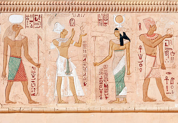 egyptian plein air - ancient past art carving photos et images de collection
