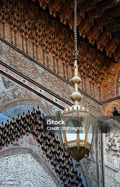 Old Ornament Techo Y Chandeliers Marruecos Foto de stock y más banco de imágenes de Lámpara eléctrica - Lámpara eléctrica, Marruecos, Techo