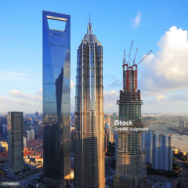 Moderne Wolkenkratzer In Shanghai China Stockfoto und mehr Bilder von Shanghai World Financial Center - Shanghai World Financial Center, Abenddämmerung, Arbeitsstätten
