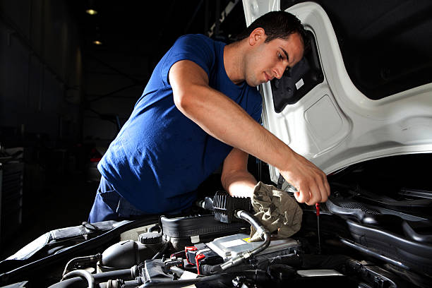 istock Auto Repair Shop 471489209
