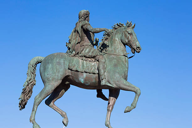 istock Famous statue of Louis XVI 471489410