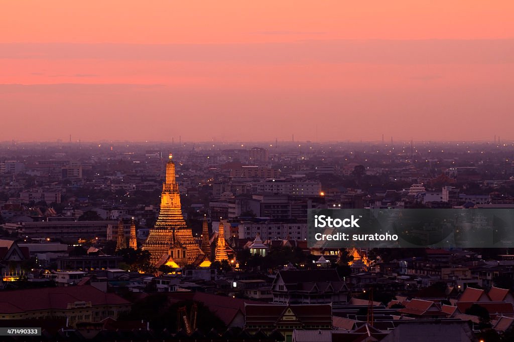 Vista superior de Wat Arun con Orangesky. - Foto de stock de Aire libre libre de derechos