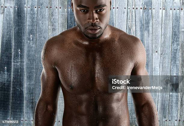 Homem Negro Com A Transpiração Gotas - Fotografias de stock e mais imagens de Abdómen - Abdómen, Abdómen Humano, Adulto