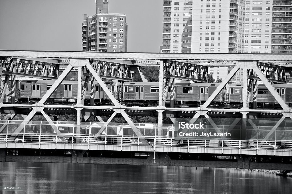 Comboio de Metropolitano em Ponte de Broadway Rio de Harlem e o Bronx, Nova Iorque - Royalty-free Abaixo Foto de stock