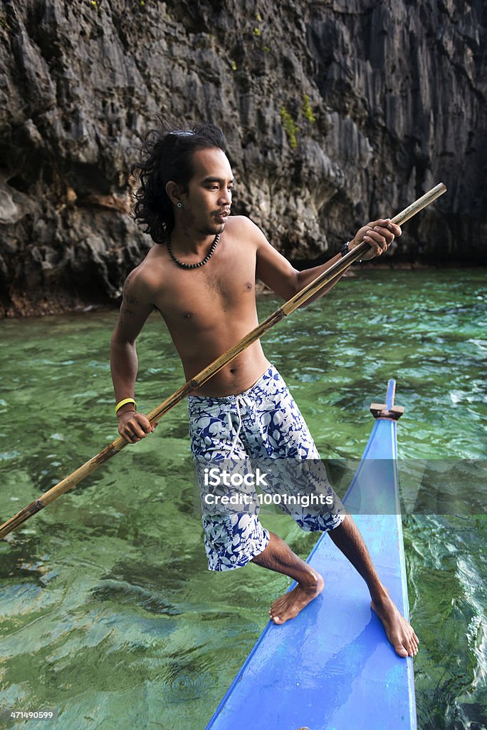 philippino sulla sua tradizionale banca - Foto stock royalty-free di Isola