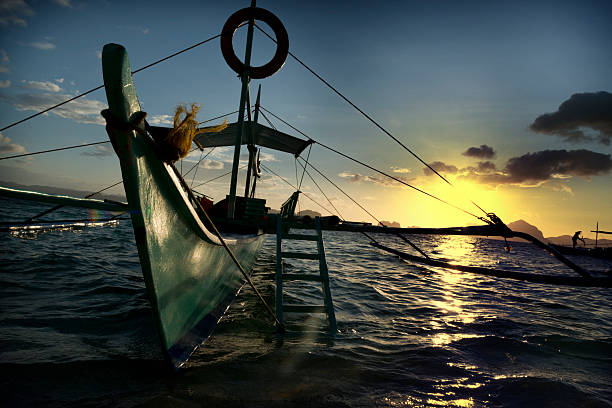 banca outrigger barcos nas filipinas - outrigger philippines mindanao palawan - fotografias e filmes do acervo
