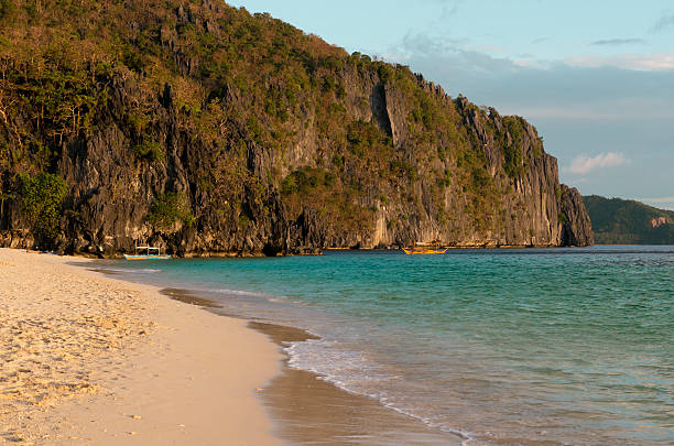 exotic praia - mode of transport boracay mindanao palawan - fotografias e filmes do acervo