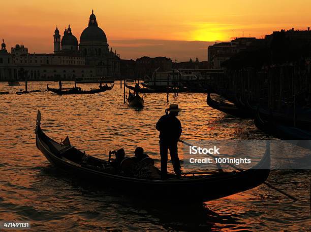 Гондольер В Венеции — стоковые фотографии и другие картинки Венеция - Италия - Венеция - Италия, Вода, Гондола