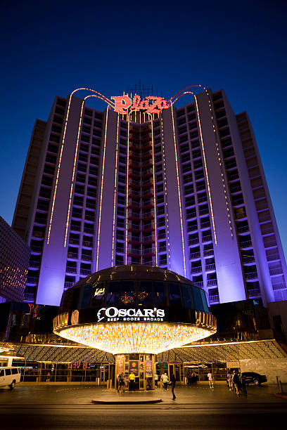 plaza hotel and casino nocy - las vegas metropolitan area famous place neon color casino zdjęcia i obrazy z banku zdjęć