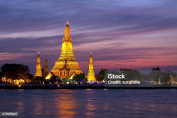 Foto de Wat Arun Do Rio Chao Phraya e mais fotos de stock de Arquitetura - Arquitetura, Bangkok, Budismo