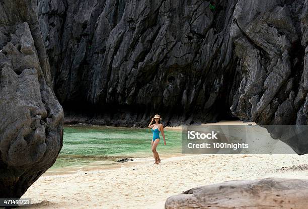 Foto de Foto De Moda De Uma Philippina Na Praia Exótica e mais fotos de stock de Adulto - Adulto, Areia, Arte, Cultura e Espetáculo