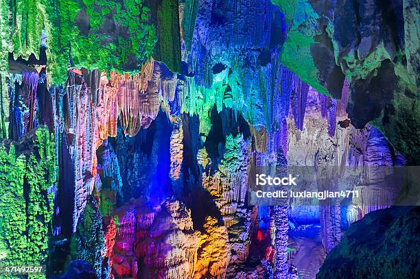 Jaskinia Stalaktytami Są Jak Pałac - zdjęcia stockowe i więcej obrazów Bez ludzi - Bez ludzi, Chiny, Dziwaczny