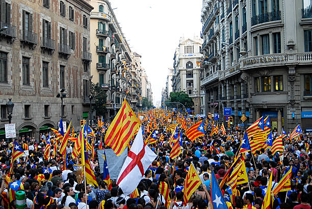 giornata nazionale della catalogna - catalonia protest journalism the media foto e immagini stock