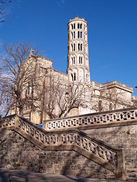 torre fenestrelle, saint-theodorit catedral de uzes - medieval autumn cathedral vertical imagens e fotografias de stock