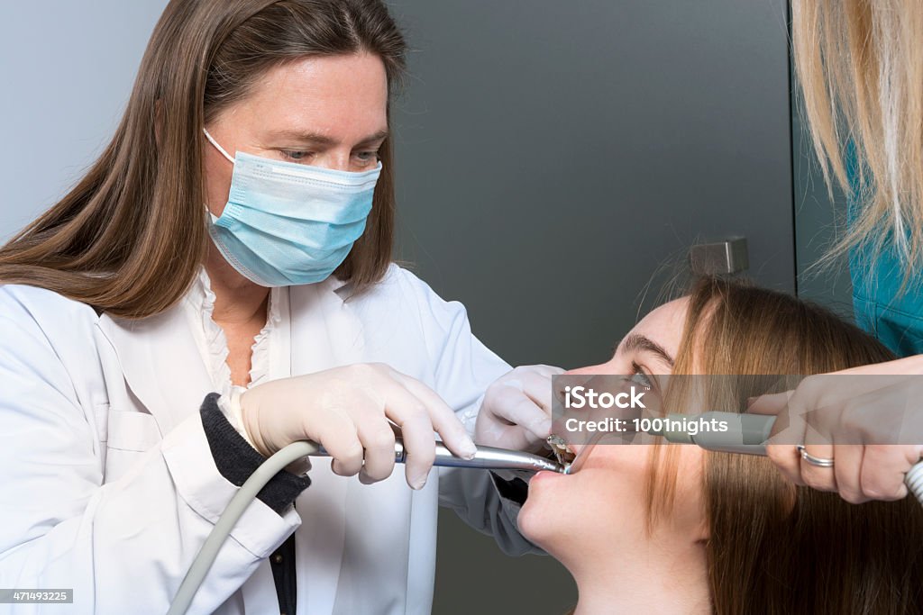 Dentista no trabalho. - Foto de stock de 30 Anos royalty-free