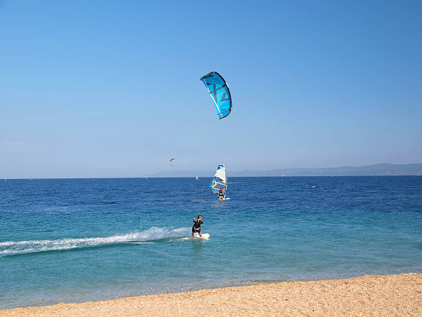 kitesurfing - kiteboarding sunlight croatia dalmatia 뉴스 사진 이미지