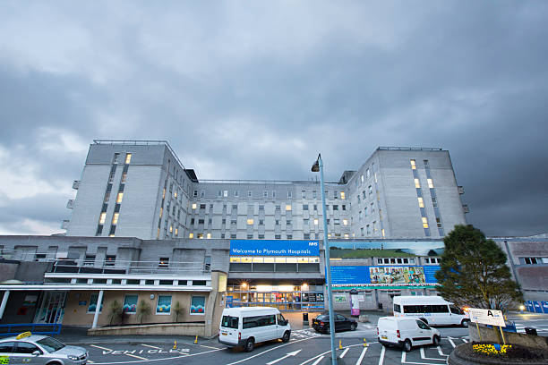 hôpital derriford - hospital built structure building exterior architecture photos et images de collection