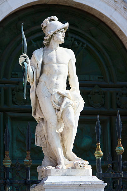 статуи перед венецианский арсенал - arsenal стоковые фот о и изображения