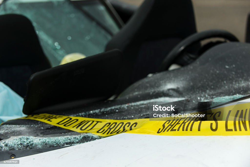 Escena del crimen Cinta de dañado de - Foto de stock de Cinta de barricada libre de derechos