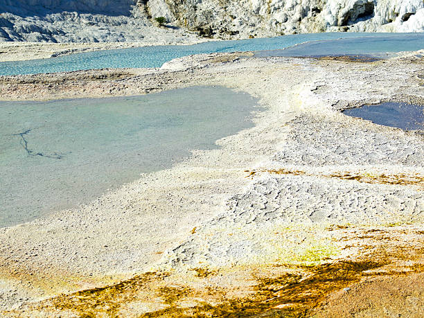 памуккале бассейны - unesco world heritage site antalya famous place pamukkale стоковые фото и изображения