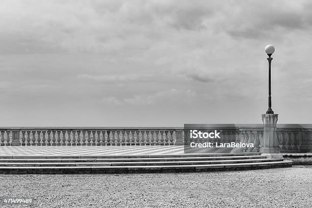 Passeio Público - Fotografias de stock e mais imagens de Ao Ar Livre - Ao Ar Livre, Arquitetura, Calçada