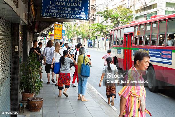 Na Przystanek Autobusowy - zdjęcia stockowe i więcej obrazów Autobus - Autobus, Azja, Bangkok