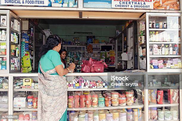 Farmacia In Kerala - Fotografie stock e altre immagini di Sanità e medicina - Sanità e medicina, India, Farmaco