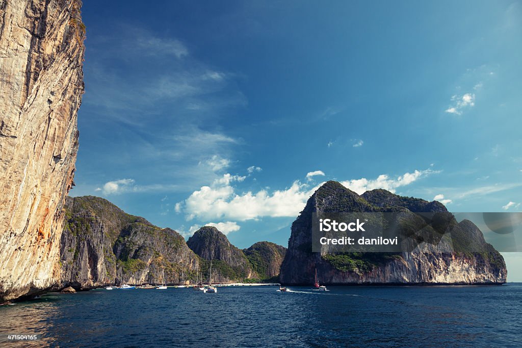 Maya bay - Foto de stock de Acantilado libre de derechos