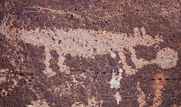 istock Animal Pictogram - Petroglyph National Monument 471504237