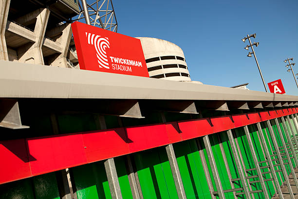 twickenham stadium (xxxl sinalização - floodlight blue sky day - fotografias e filmes do acervo