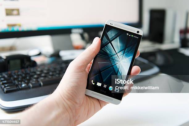 Foto de Htc One Telefone Android Com O Corpo Em Alumínio e mais fotos de stock de AT&amp;T - AT&T, Aplicação móvel, Comunicação
