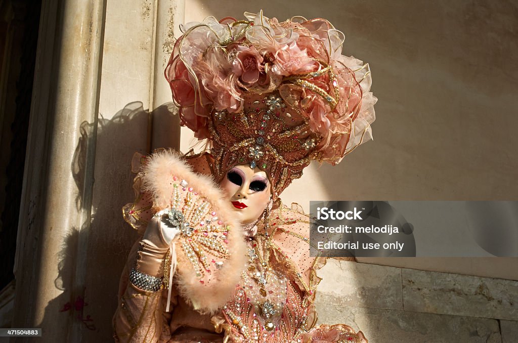 costume de Carnaval de Venise se chargera de Venise. - Photo de Carnaval de Venise libre de droits