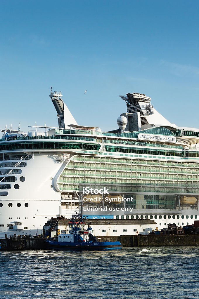 Crucero en el puerto - Foto de stock de Agua libre de derechos