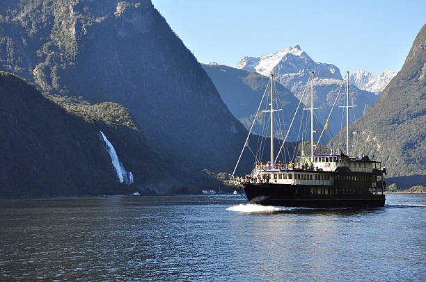 Milford Sound, Nova Zelândia - foto de acervo