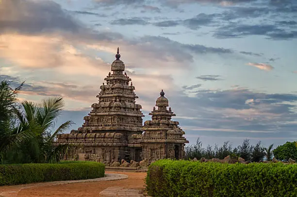 Shore temple of Mamallapuram aka Mahabalipuram is an master piece of Tamil architecture and suclpture.